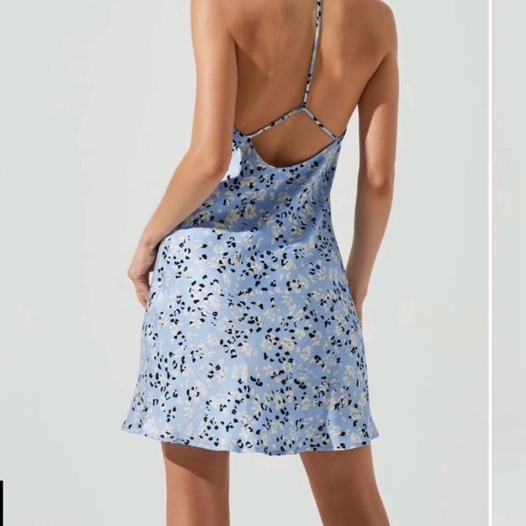 ASTR Women's Blue Floral Mini Dress - Picture 3 of 10